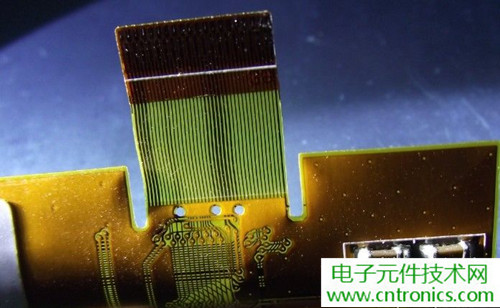 探秘電子紙！一款電紙書的電子墨水屏拆解