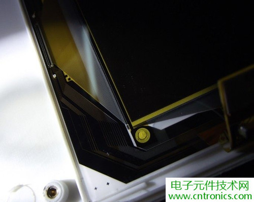 探秘電子紙！一款電紙書的電子墨水屏拆解