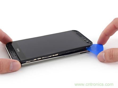 牛人強拆！新HTC One(M8)真機精密做工難修理