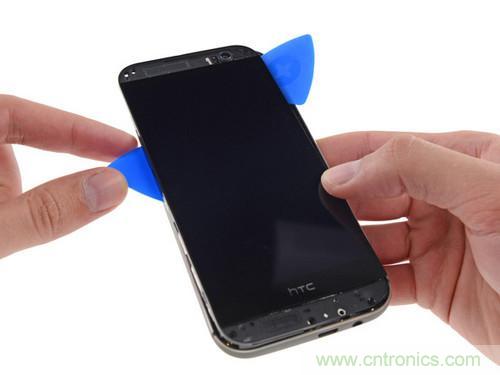 牛人強拆！新HTC One(M8)真機精密做工難修理
