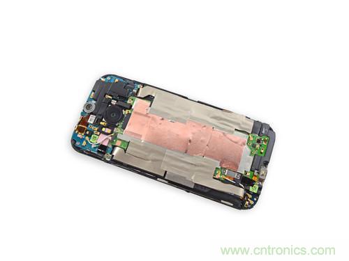 牛人強拆！新HTC One(M8)真機精密做工難修理