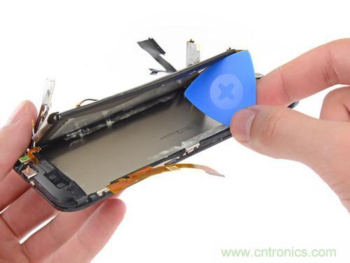 牛人強拆！新HTC One(M8)真機精密做工難修理
