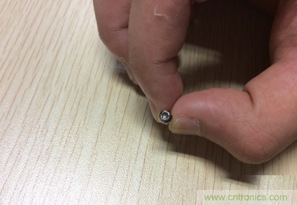真飛機拆不著，那就來拆拆無人機“鼻祖”大疆吧！