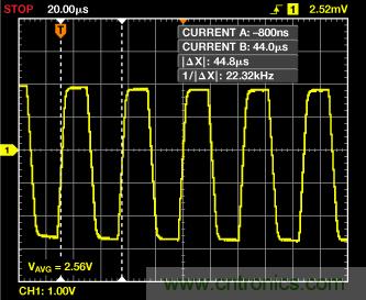 ADuC7026提供可編程電壓，用于評估多電源系統
